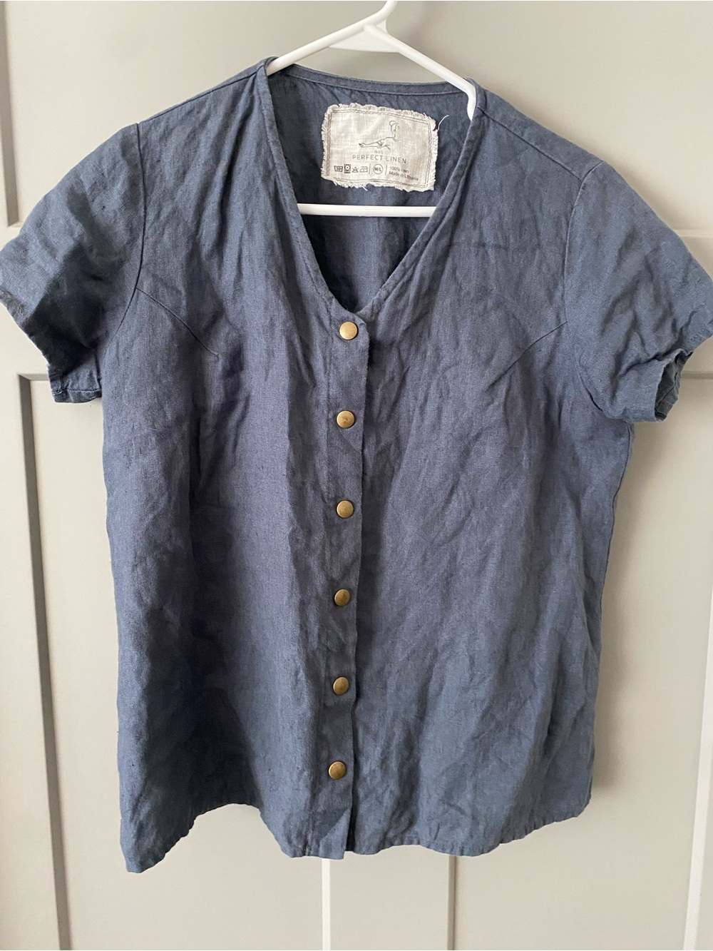 notPERFECTLINEN Blue Linen Button-Down Short Sleeve Getty Top